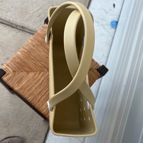 Stylish Tan Tote Bag - Picture 2 of 4